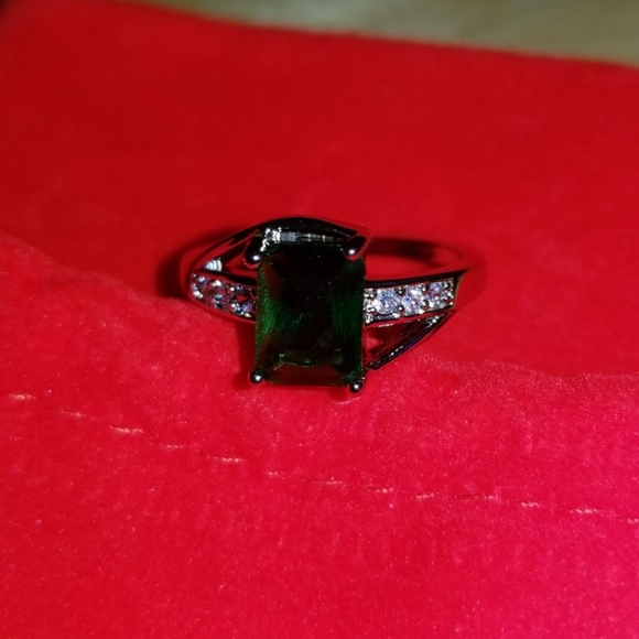 Gorgeous Ring - Picture 4 of 4